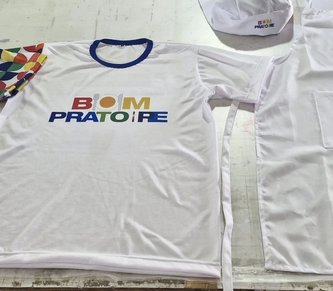 Camisetas personalizadas com estampa colorida